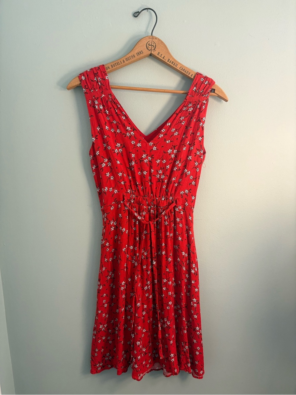 Red Floral V-Neck Sleeveless Dress